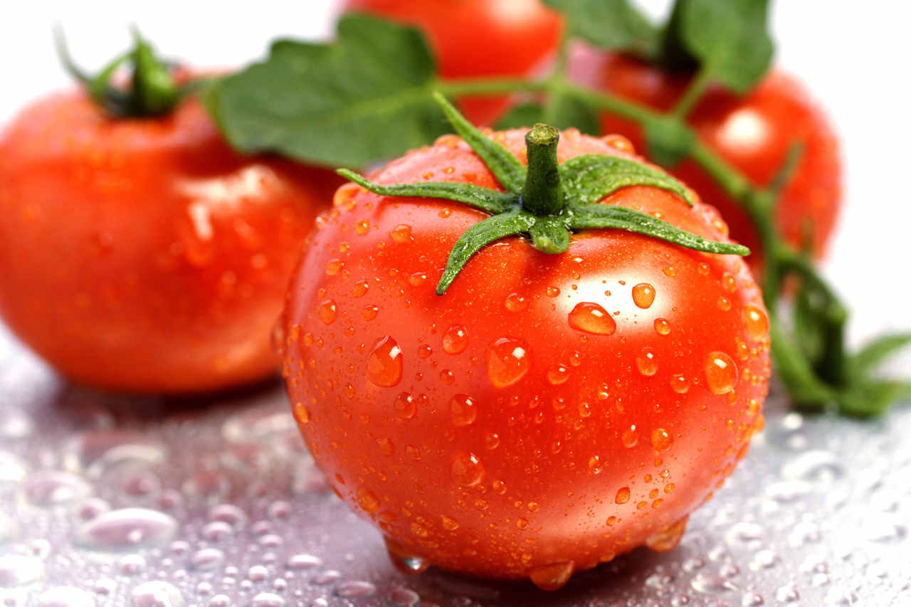 how to get rid of pimple scars using tomatoes